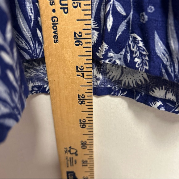 Universal Thread Blue Floral Blouse - Picture 7 of 14